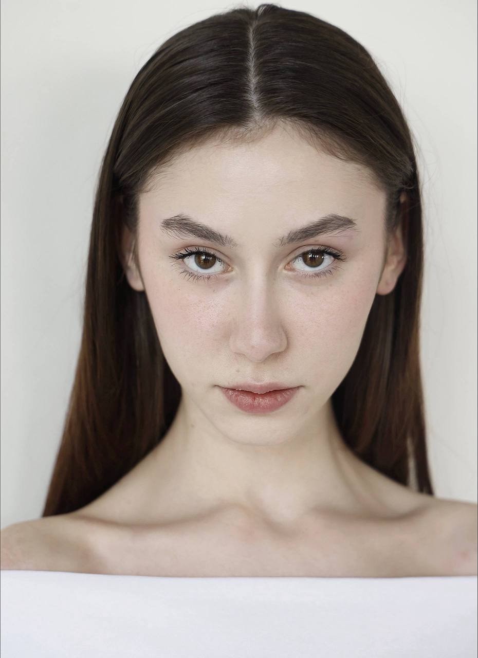 AMALIA.