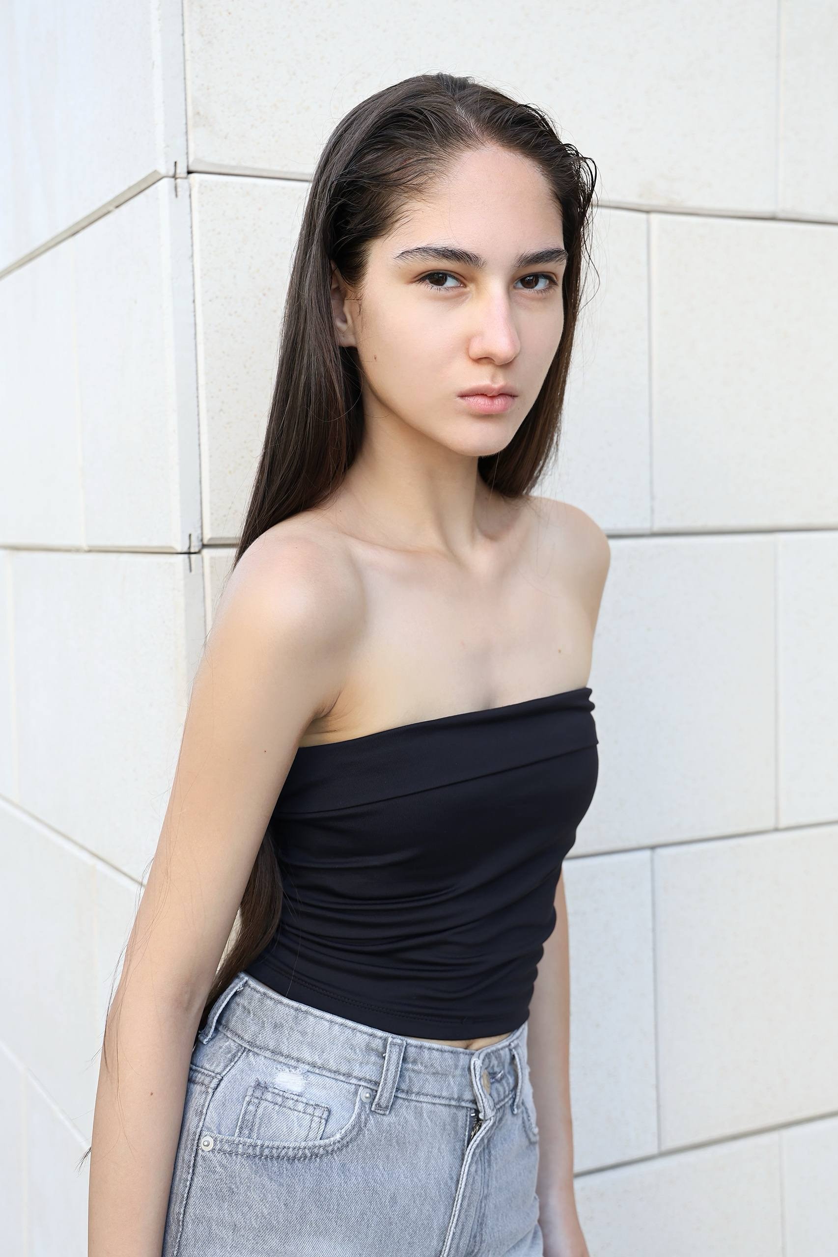 MUNIRA.